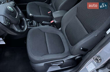 Внедорожник / Кроссовер Skoda Yeti 2010 в 