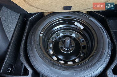 Внедорожник / Кроссовер Skoda Yeti 2010 в 