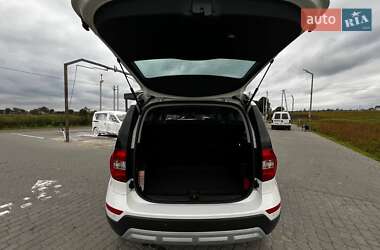 Внедорожник / Кроссовер Skoda Yeti 2015 в 