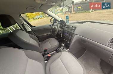 Внедорожник / Кроссовер Skoda Yeti 2010 в 