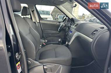 Позашляховик / Кросовер Skoda Yeti 2009 в 