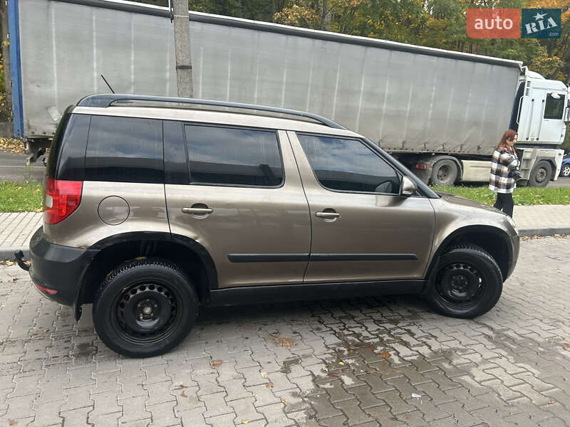 Позашляховик / Кросовер Skoda Yeti 2011 в Львові