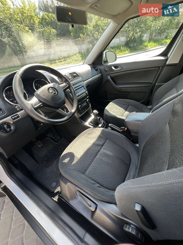 Внедорожник / Кроссовер Skoda Yeti 2013 в Николаеве