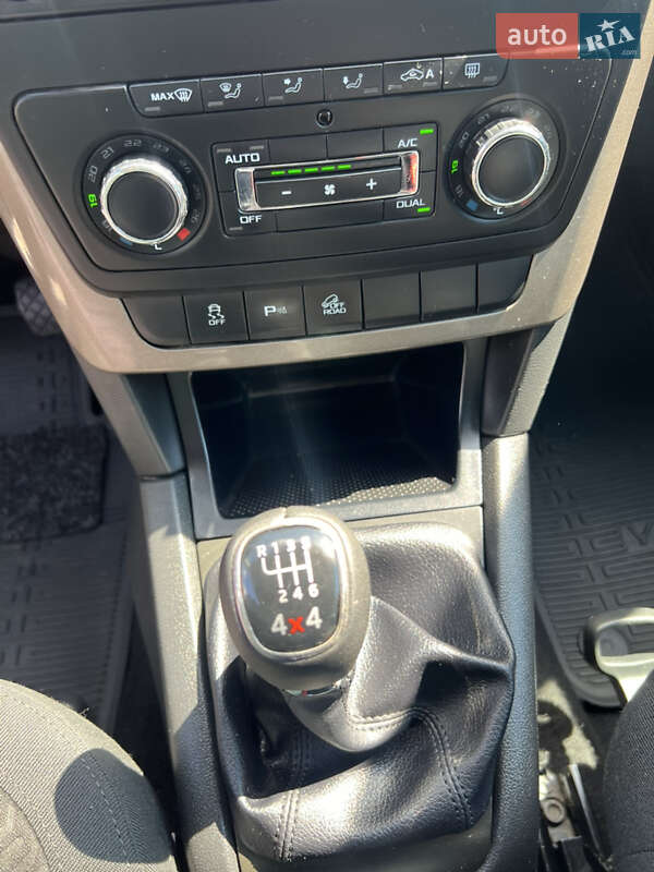 Внедорожник / Кроссовер Skoda Yeti 2013 в Николаеве