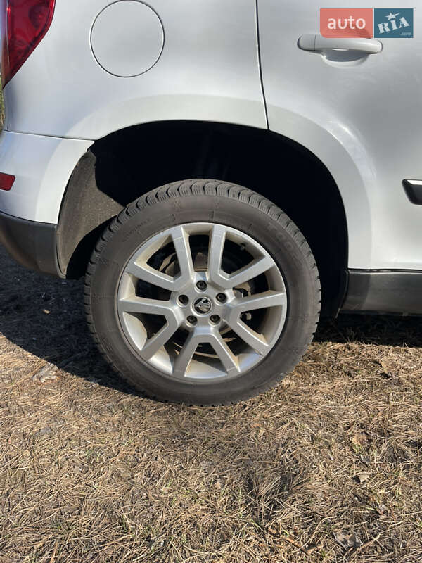 Внедорожник / Кроссовер Skoda Yeti 2014 в Киеве