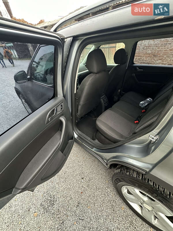 Внедорожник / Кроссовер Skoda Yeti 2013 в Звягеле