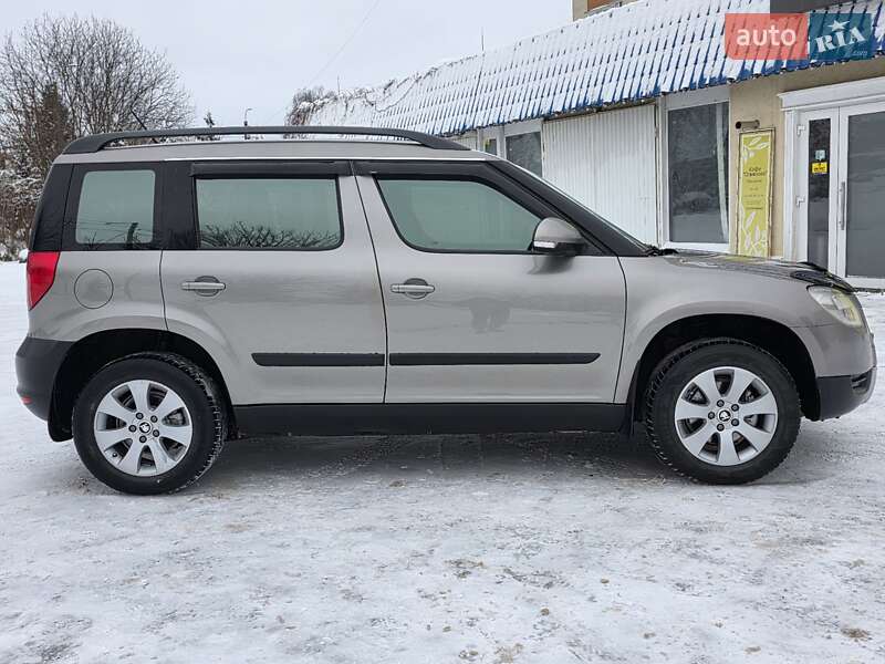 Позашляховик / Кросовер Skoda Yeti 2012 в Хмельницькому
