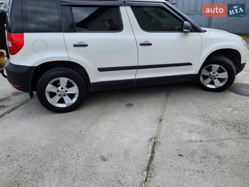 Позашляховик / Кросовер Skoda Yeti 2012 в Києві