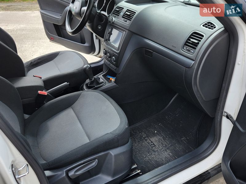 Позашляховик / Кросовер Skoda Yeti 2012 в Києві