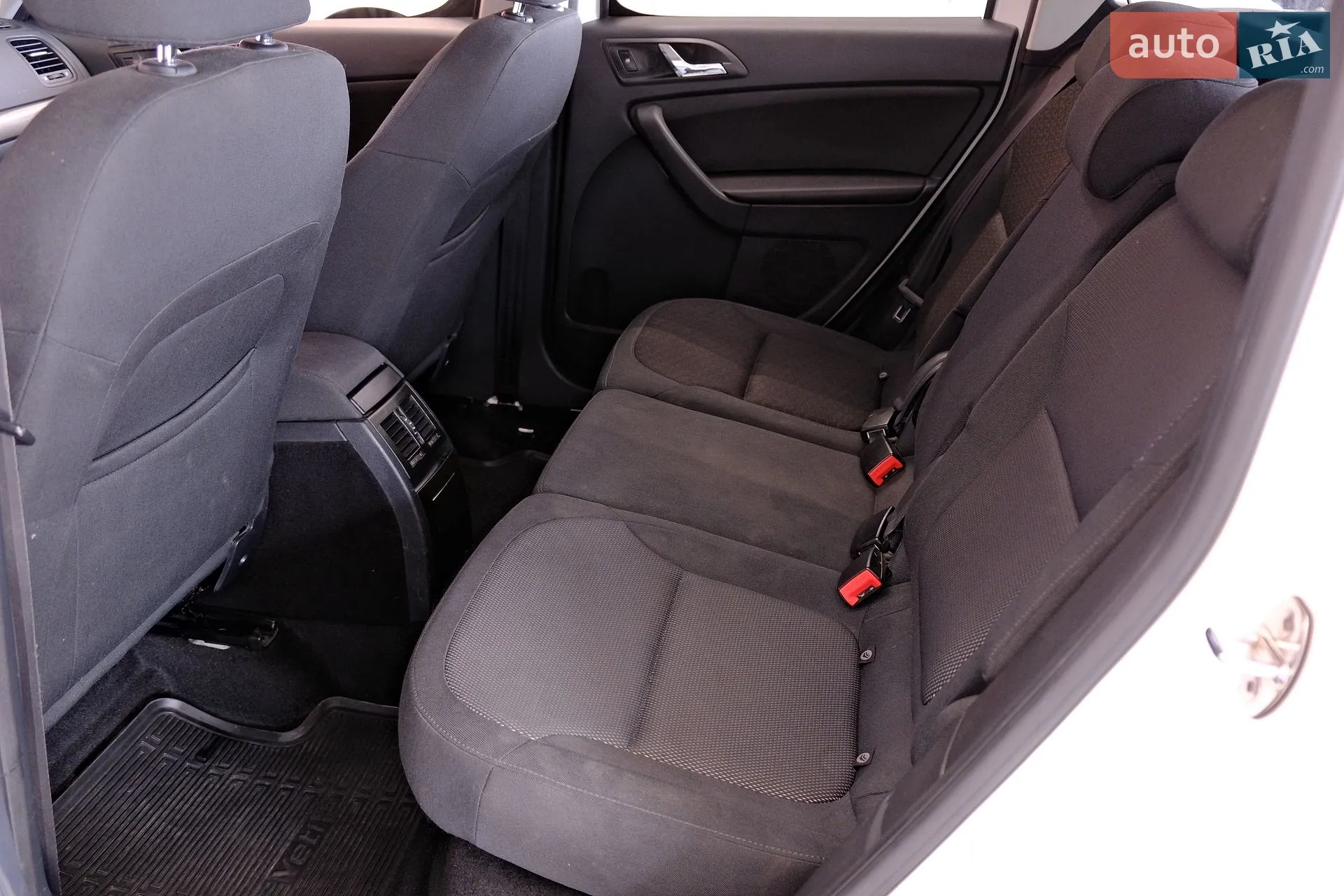 2014 Skoda Yeti - мініатюра 28