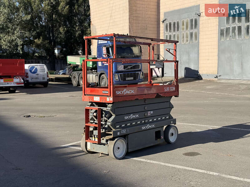 Ножничный подъемник Skyjack SJ 2020 в Киеве