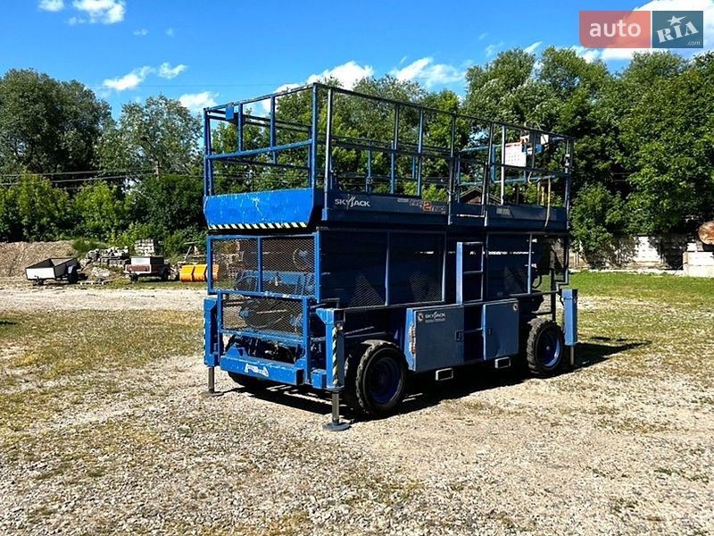 Ножничный подъемник Skyjack SJ 2007 в Черновцах