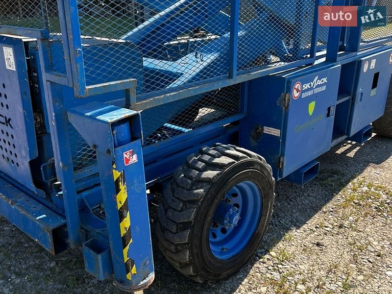 Ножничный подъемник Skyjack SJ 2007 в Черновцах