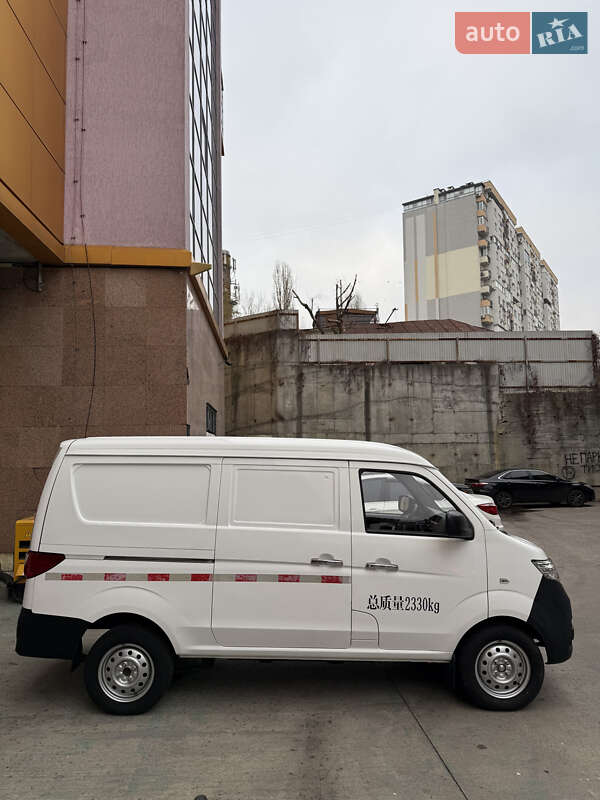 Вантажний фургон Skywell 007 2020 в Києві фото 10 Вантажний фургон Skywell 007 2020 в Києві