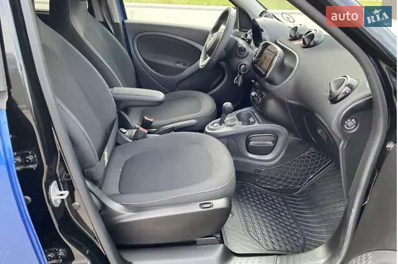 Хэтчбек Smart EQ Forfour 2018 в Киеве