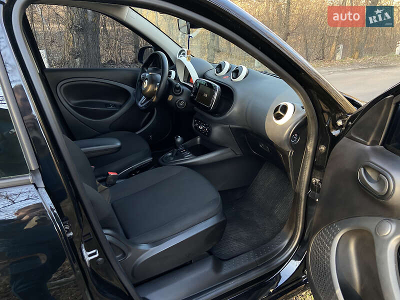 Хэтчбек Smart EQ Forfour 2020 в Киеве