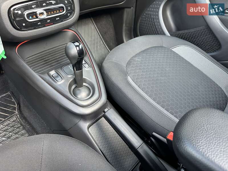 Хэтчбек Smart EQ Forfour 2021 в Киеве