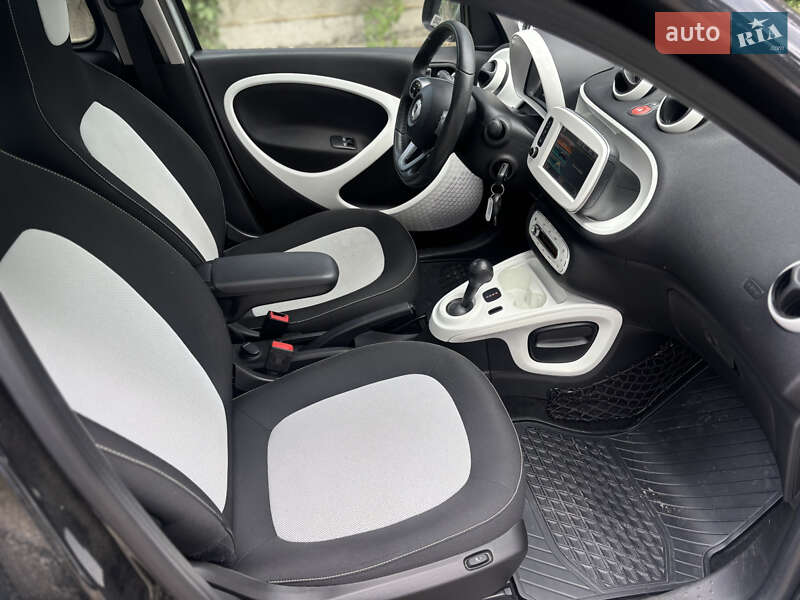 Хэтчбек Smart EQ Forfour 2020 в Киеве