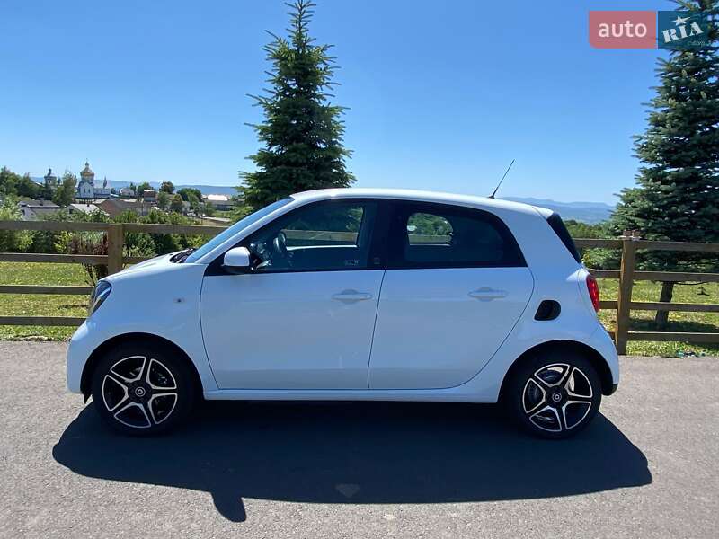 Хэтчбек Smart EQ Forfour 2020 в Надворной