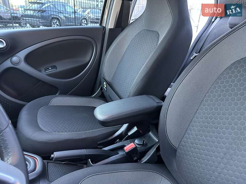 Хэтчбек Smart EQ Forfour 2020 в Киеве