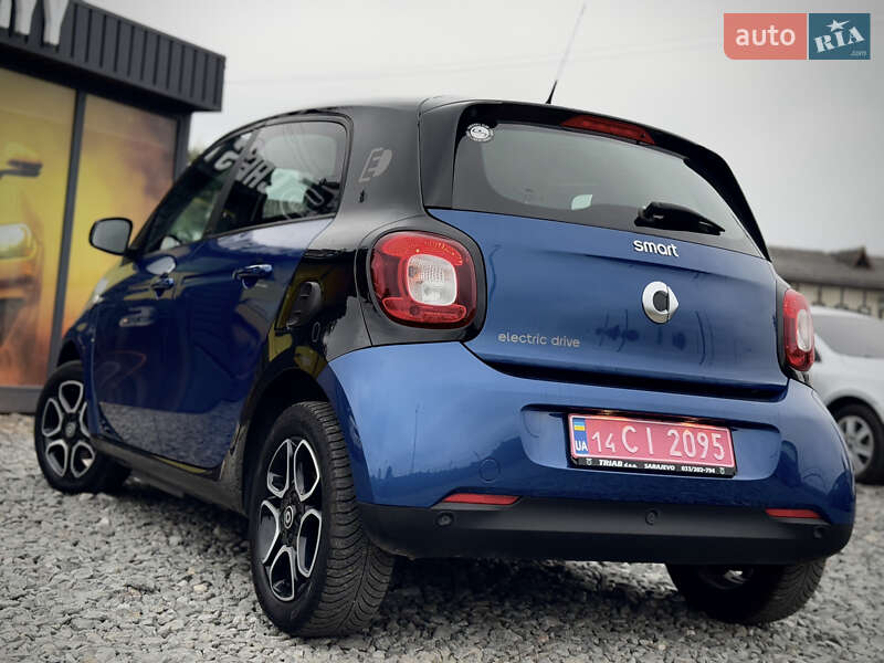 Хетчбек Smart EQ Forfour 2017 в Стрию