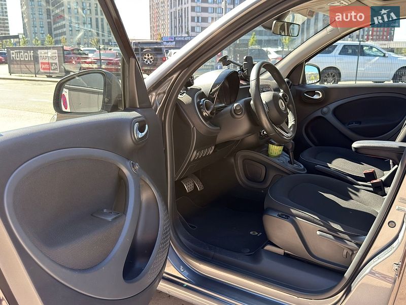 Хэтчбек Smart EQ Forfour 2019 в Киеве