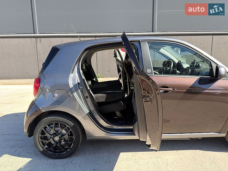 Хэтчбек Smart EQ Forfour 2019 в Киеве