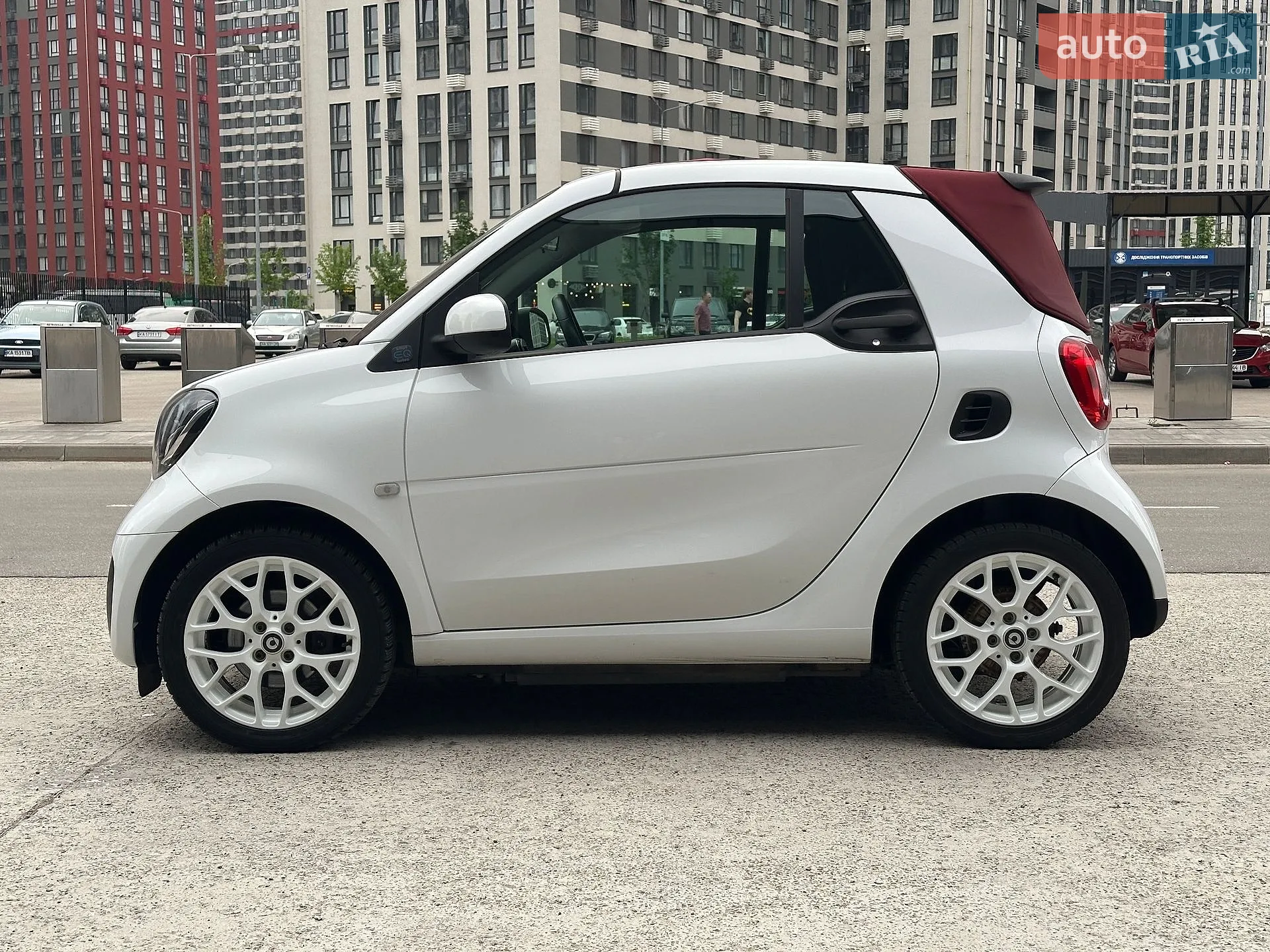2020 Smart Fortwo - мініатюра 15
