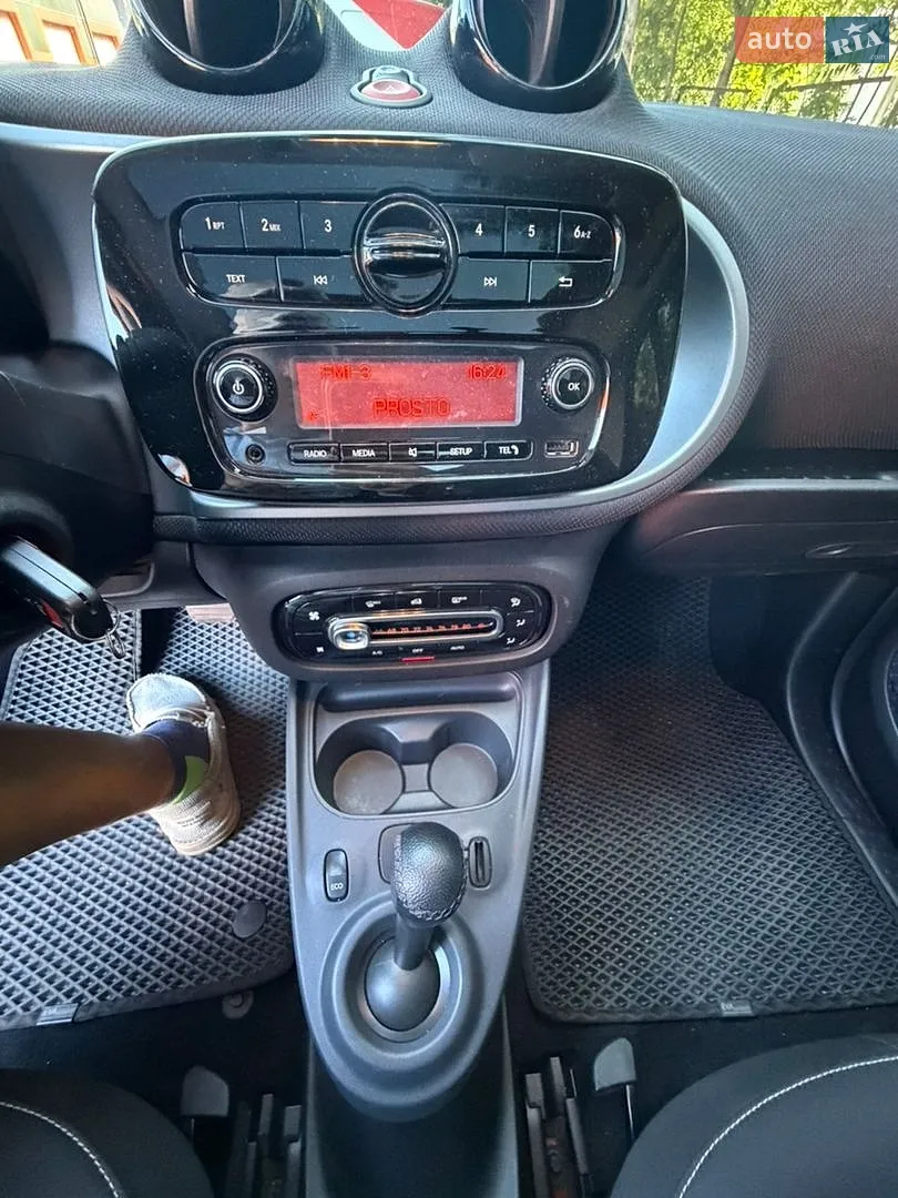 2019 Smart Fortwo - мініатюра 13