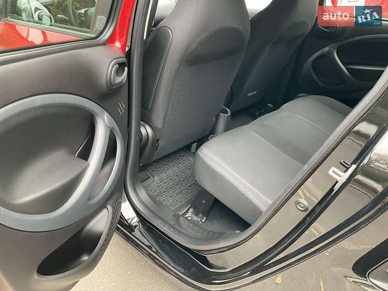 Хэтчбек Smart Forfour 2018 в Киеве фото 12 Хэтчбек Smart Forfour 2018 в Киеве