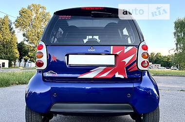 Хэтчбек Smart Fortwo 2001 в 