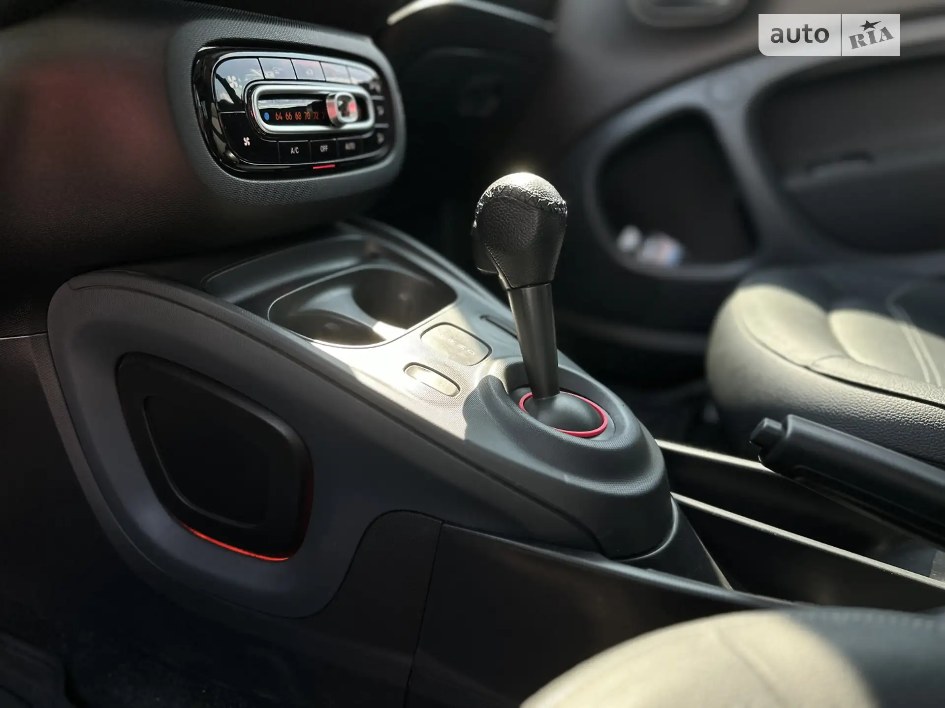 2017 Smart Fortwo - мініатюра 23