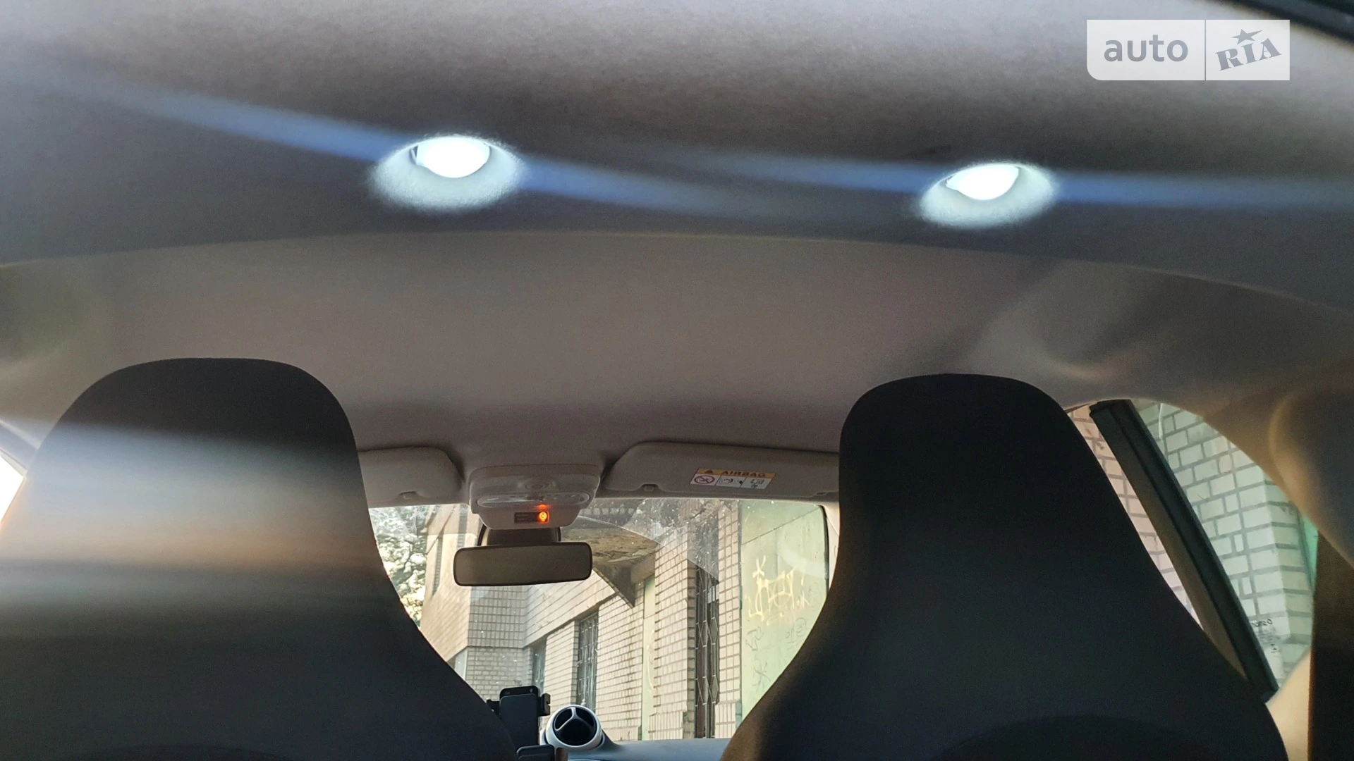 2019 Smart Fortwo - мініатюра 8