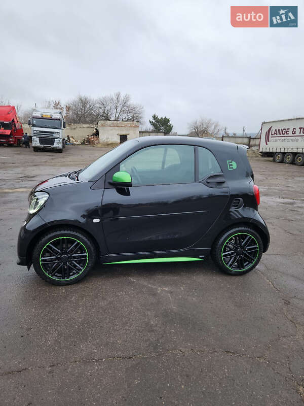 Купе Smart Fortwo 2017 в Доманевке