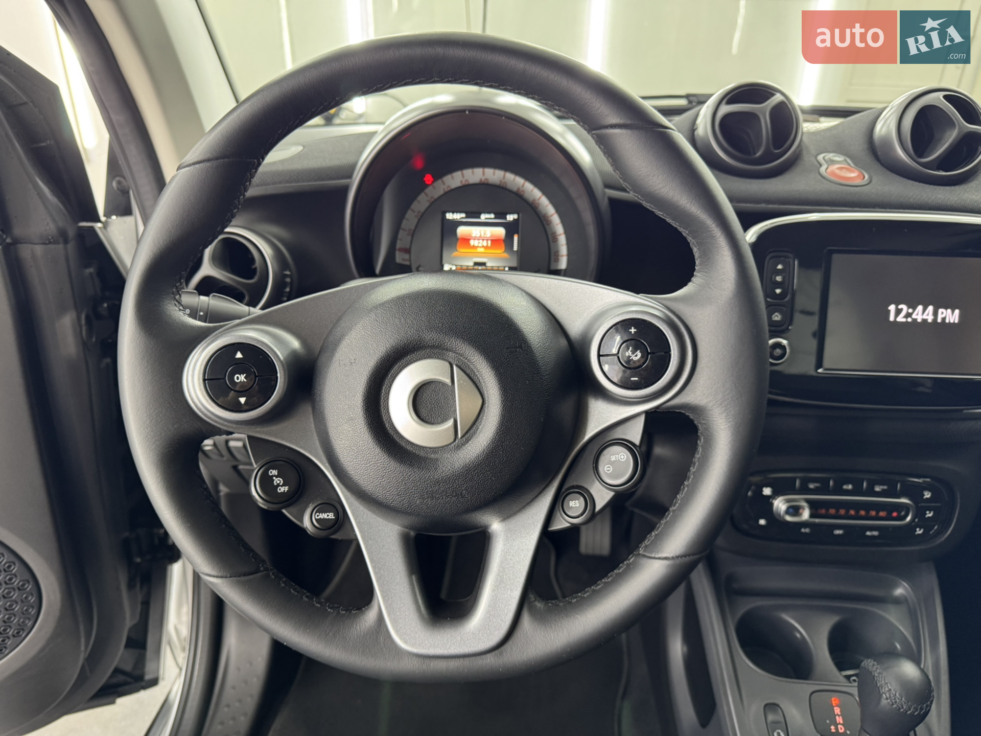 2017 Smart Fortwo - мініатюра 14