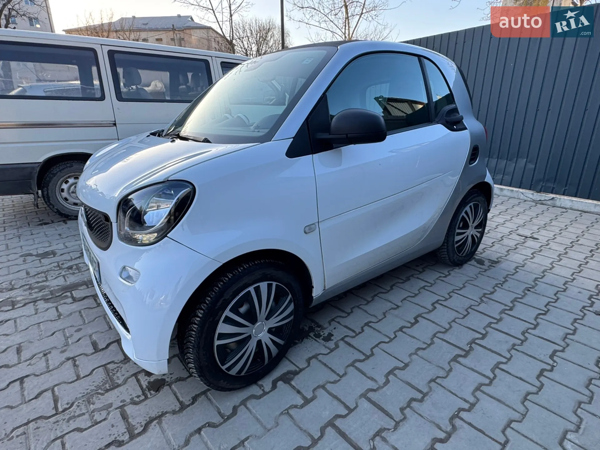 2018 Smart Fortwo - мініатюра 13