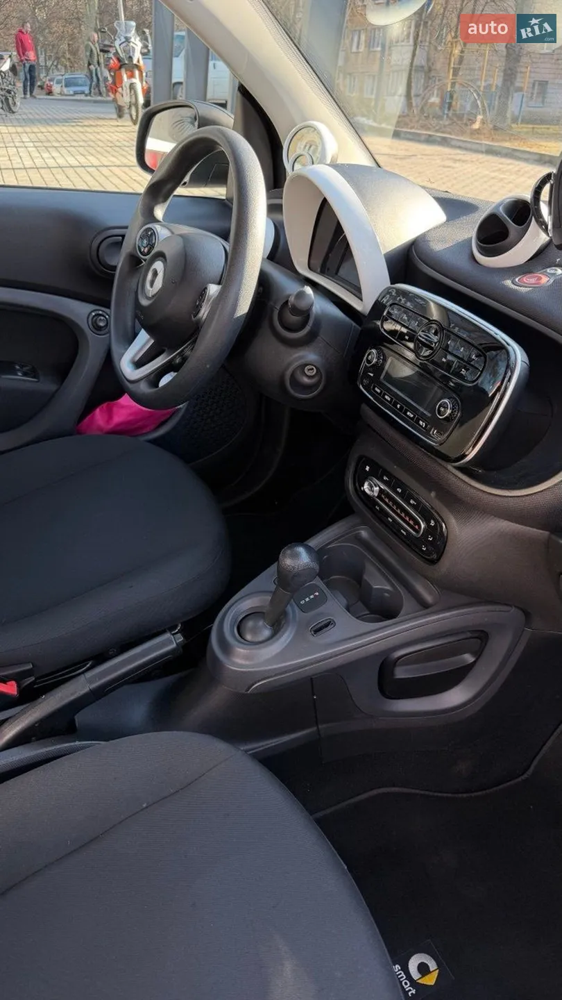 2019 Smart Fortwo - мініатюра 4