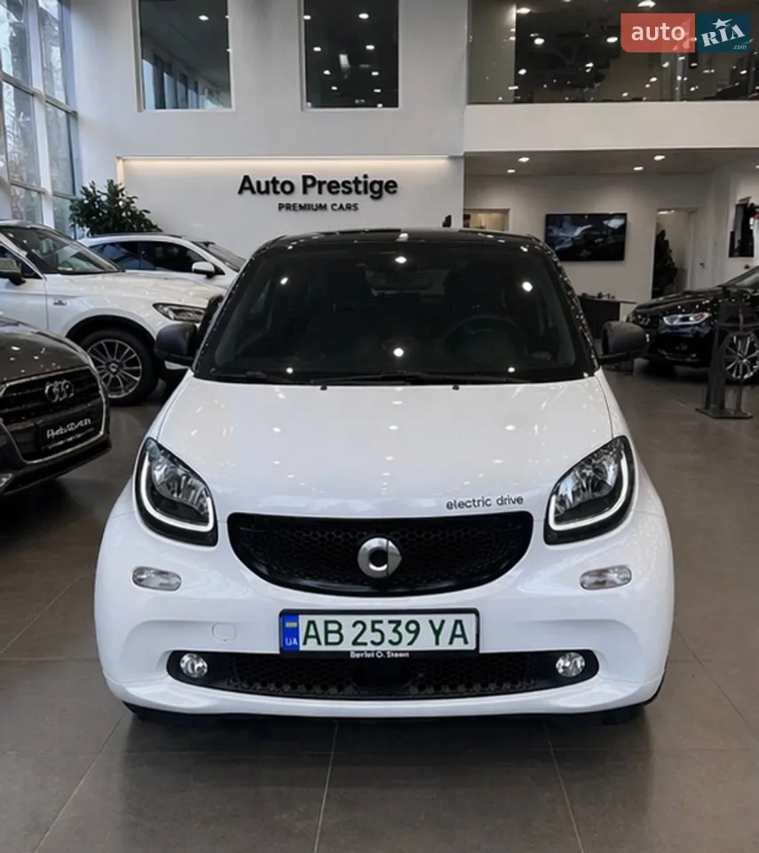 2019 Smart Fortwo - мініатюра 12
