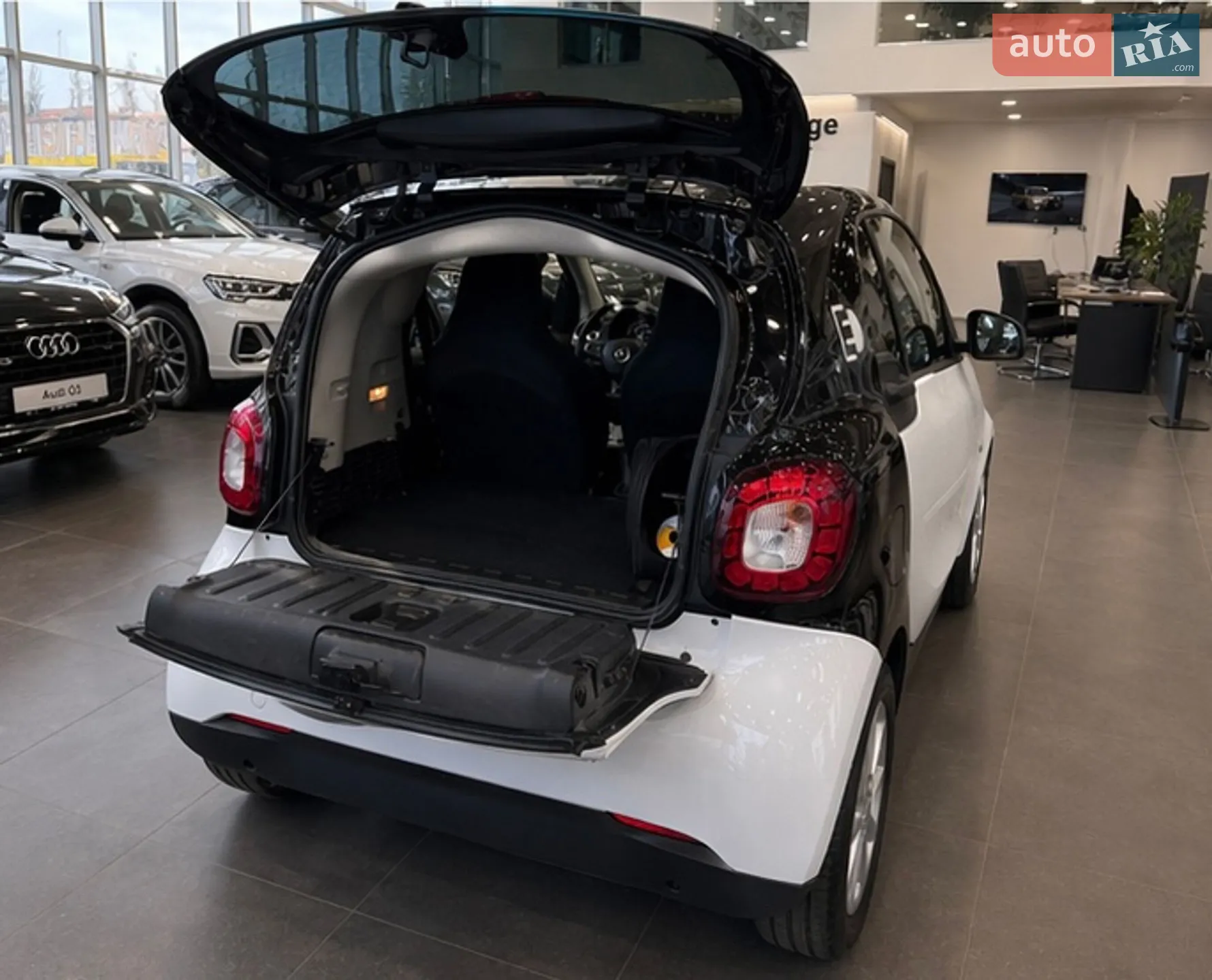 2018 Smart Fortwo - мініатюра 15