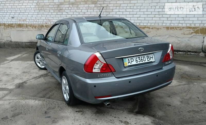 Седан SouEast Lioncel 2008 в Токмаку
