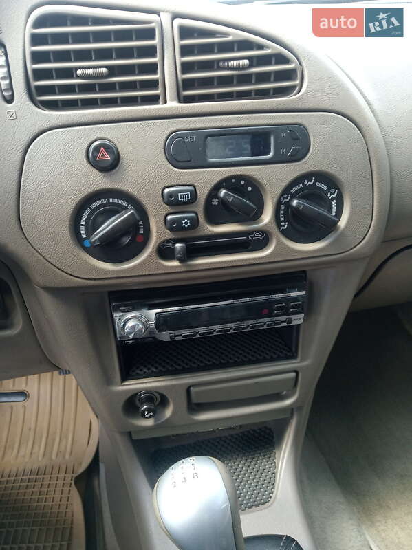 Седан SouEast Lioncel 2006 в Киеве