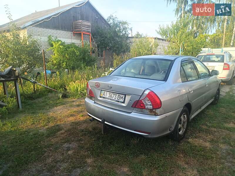 Седан SouEast Lioncel 2008 в Березані
