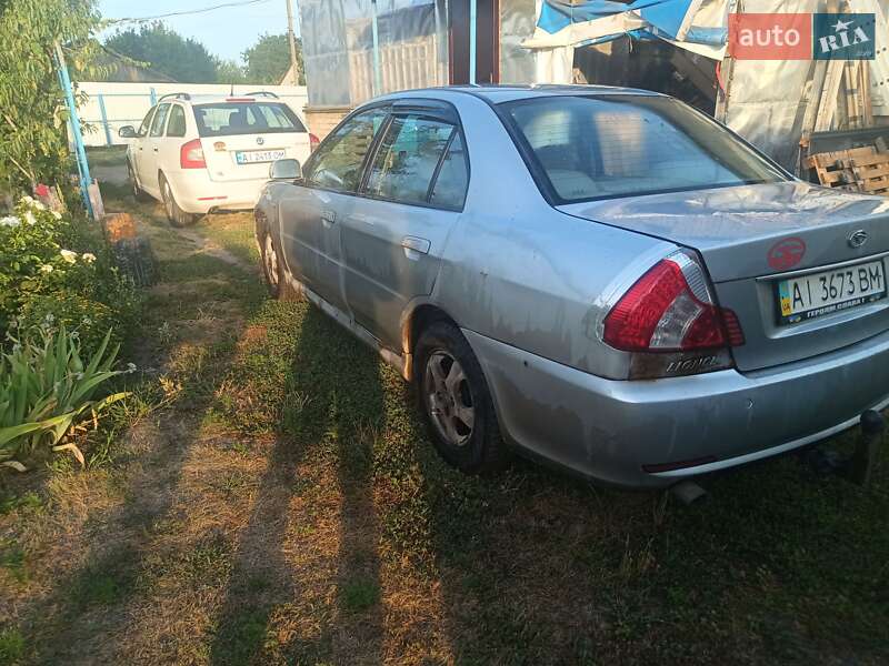 Седан SouEast Lioncel 2008 в Березане