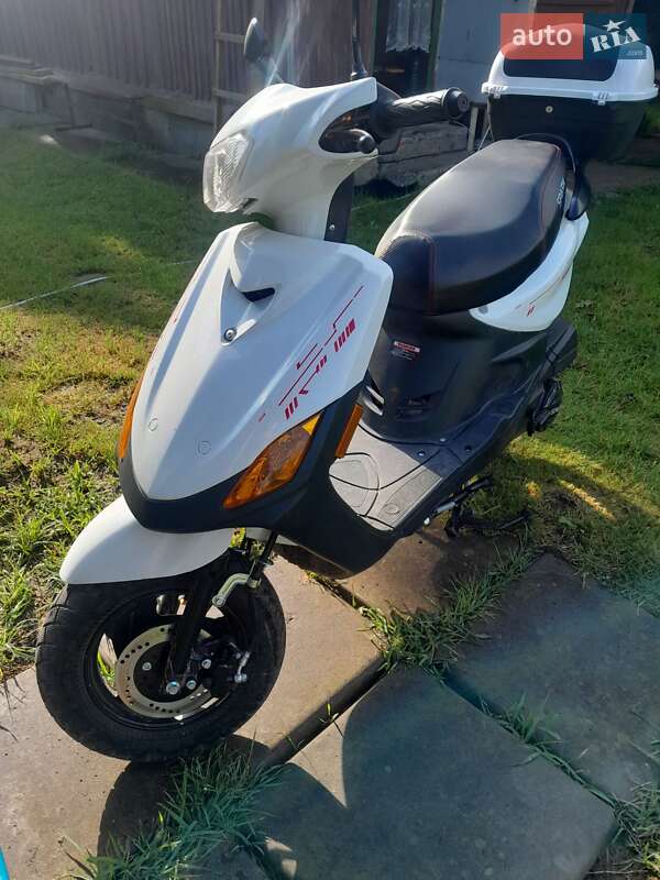 Скутер Spark SP 125R 2024 в Наварії фото Скутер Spark SP 125R 2024 в Наварії