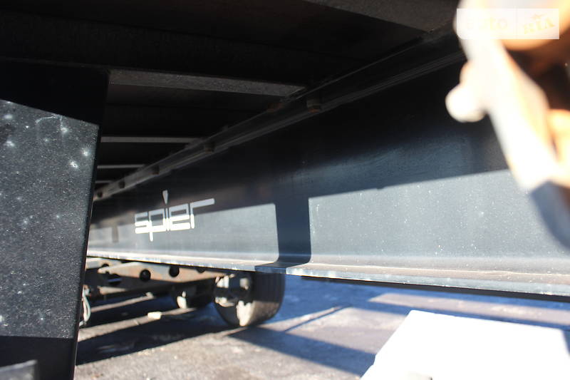 Изотермическая будка Spier AGL 2002 в Хусте