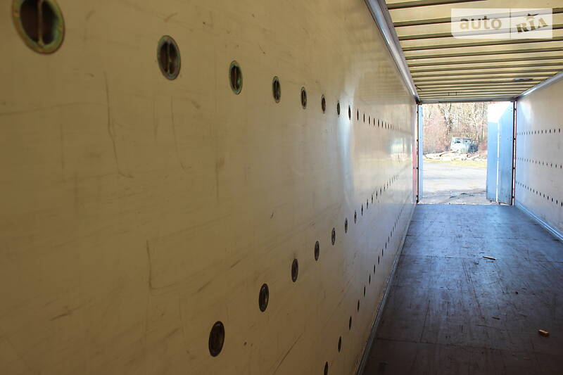 Изотермическая будка Spier AGL 2002 в Хусте