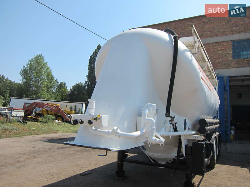 Цистерна полуприцеп Spitzer SF 2003 в Виннице