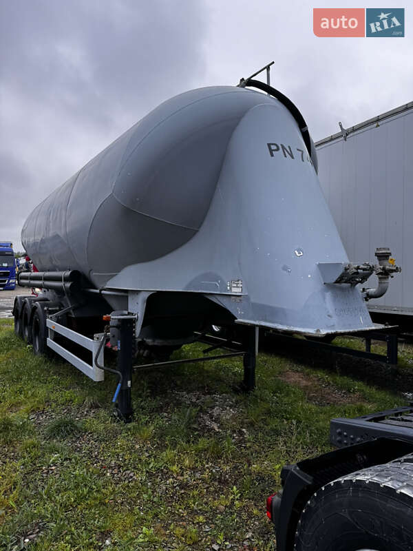 Цементовоз Spitzer SF 1994 в Чернівцях