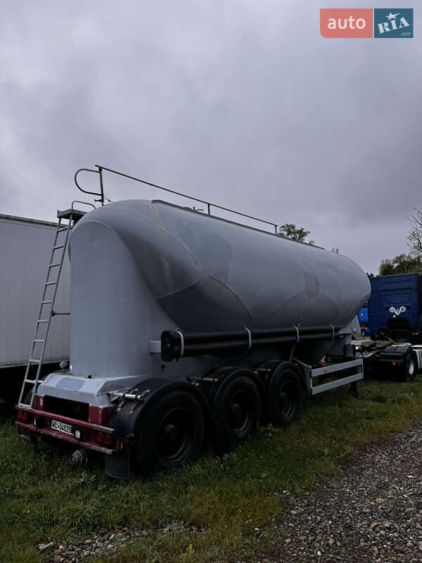 Цементовоз Spitzer SF 1994 в Чернівцях