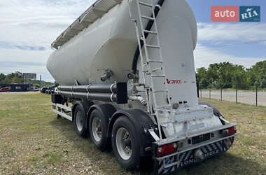 Цементовоз Spitzer SF 2004 в 